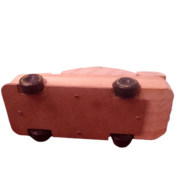 Pinewood pine car pull back - Picture 5 of 5
